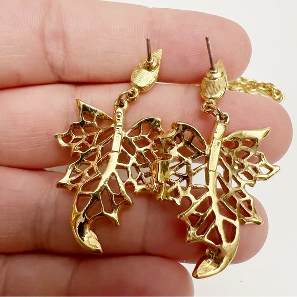 Vintage Crown Trifari Openwork Goldtone Oak Leaf Leaves Necklace & Earrings Set - Picture 4 of 8